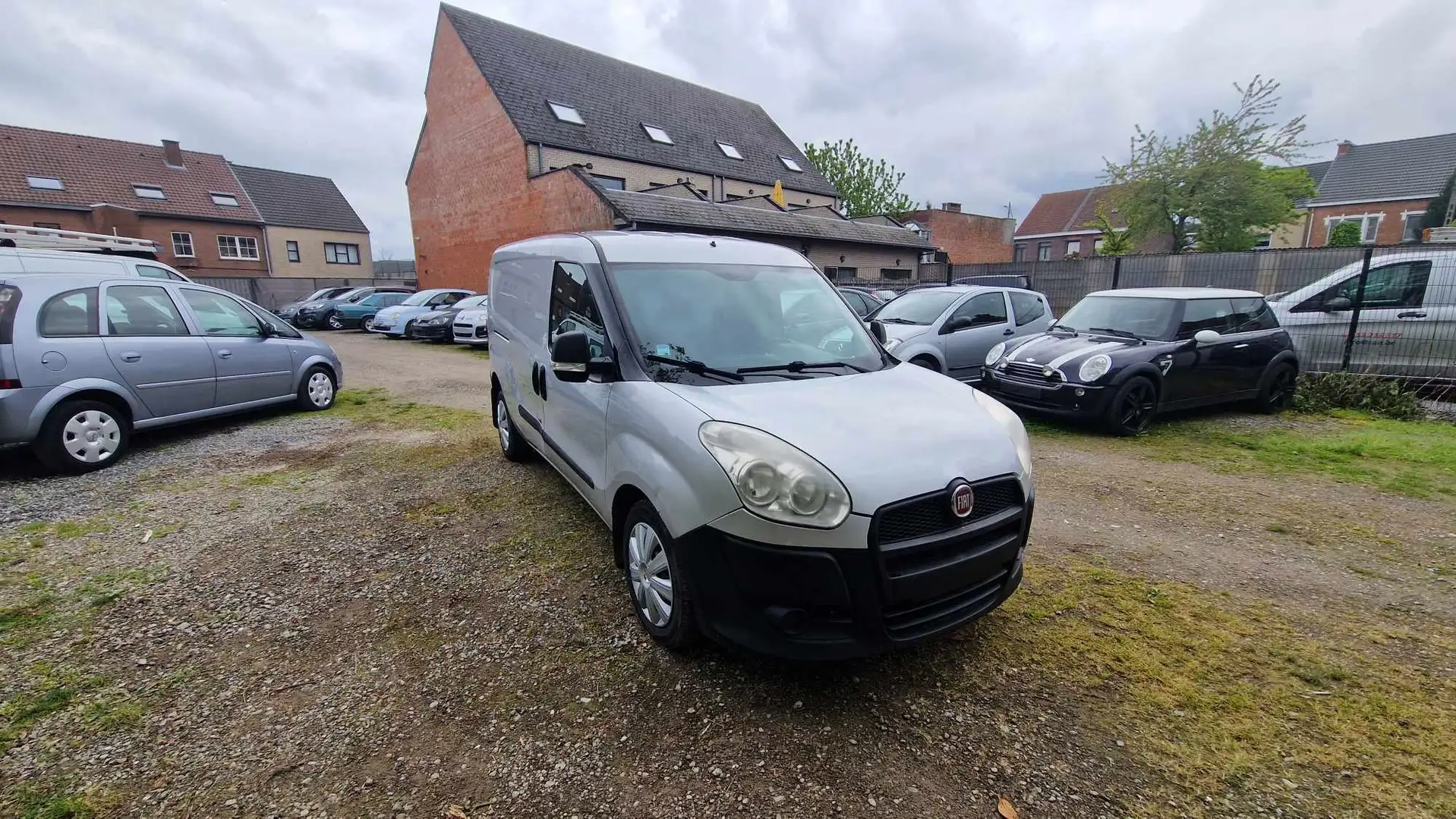 Fiat Doblo FIAT DOBLO MAXI LONG 1.6 JTD 105CV EURO5A BON ETAT Grijs - 1