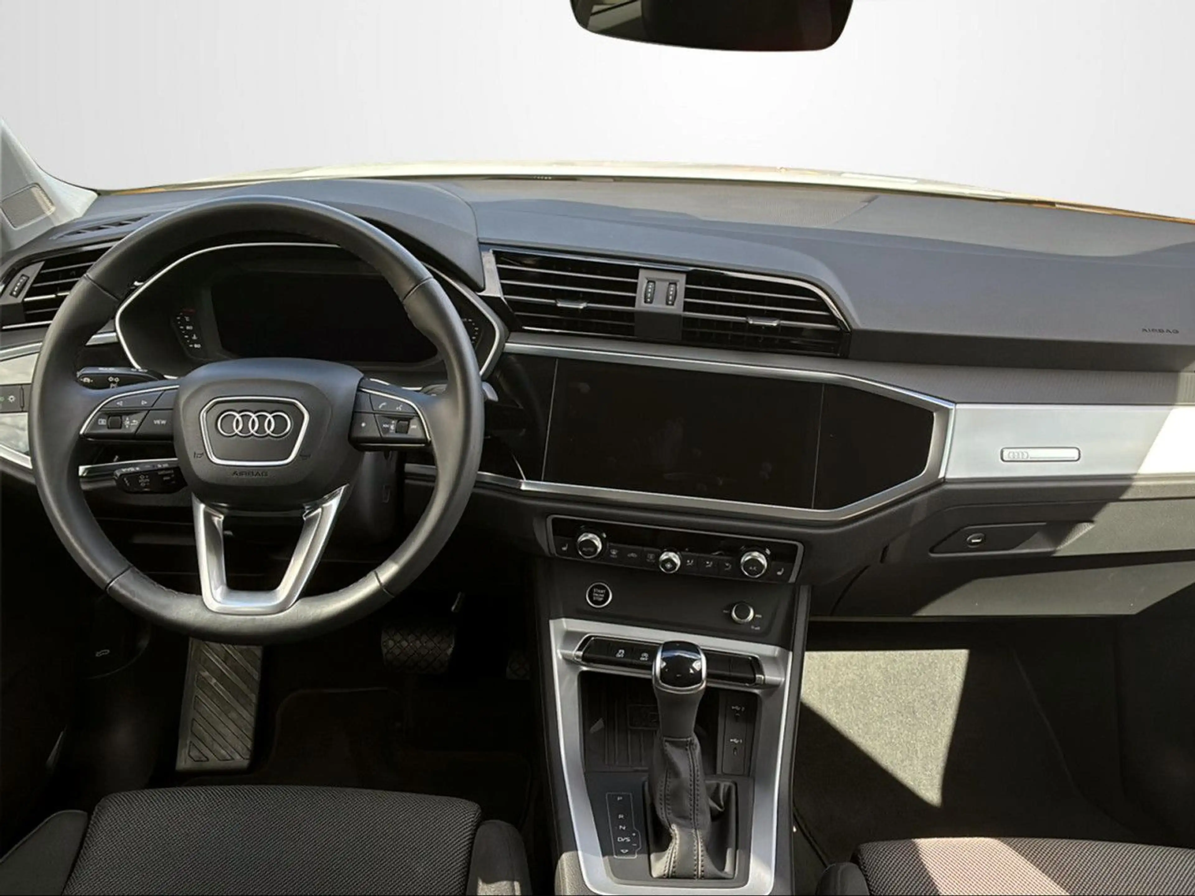 Audi Q3 35 TFSI S-TRONIC ADVANCED AZV+SHZ+PDC LED Klima — photo 10