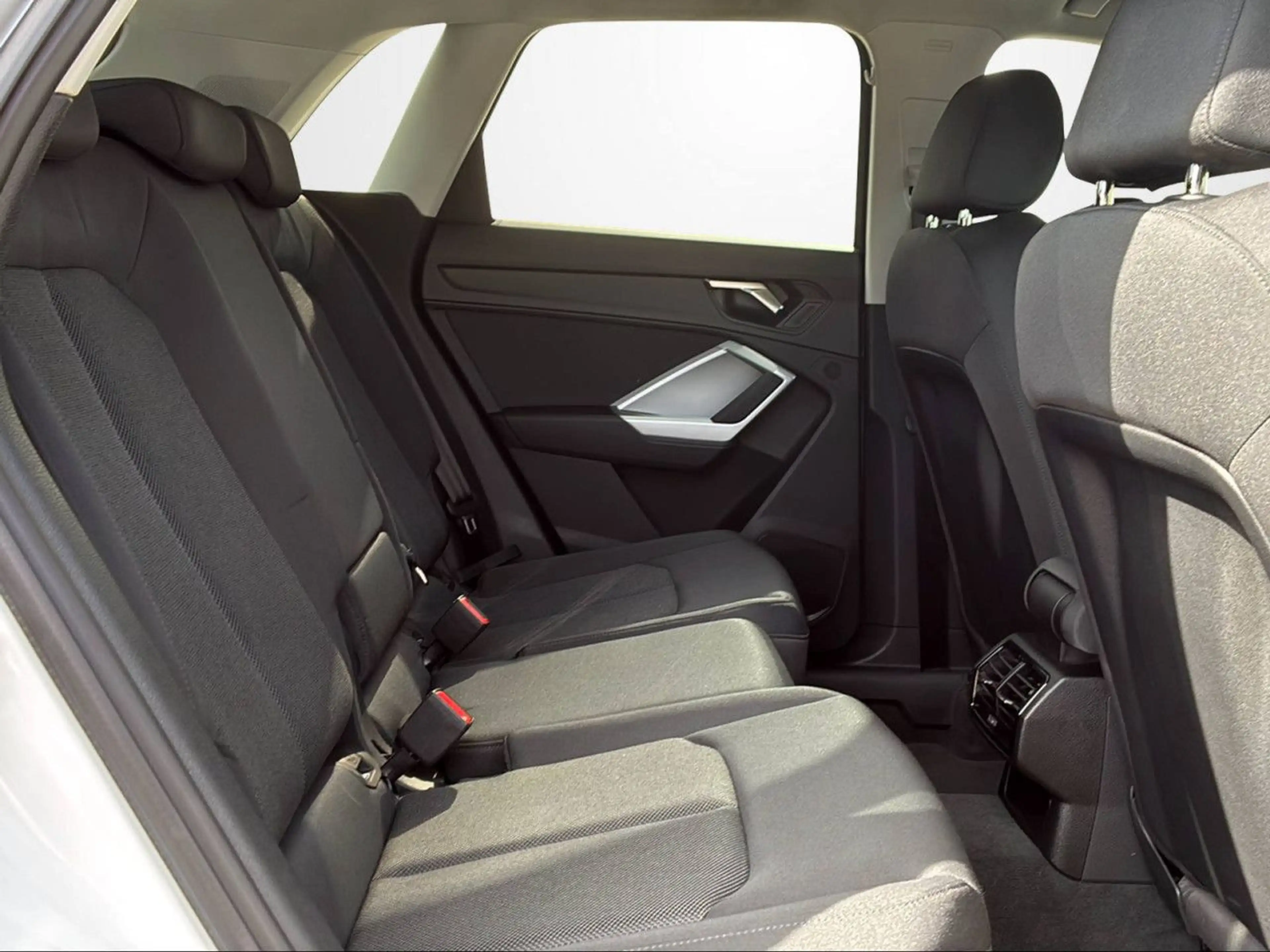 Audi Q3 35 TFSI S-TRONIC ADVANCED AZV+SHZ+PDC LED Klima — photo 12