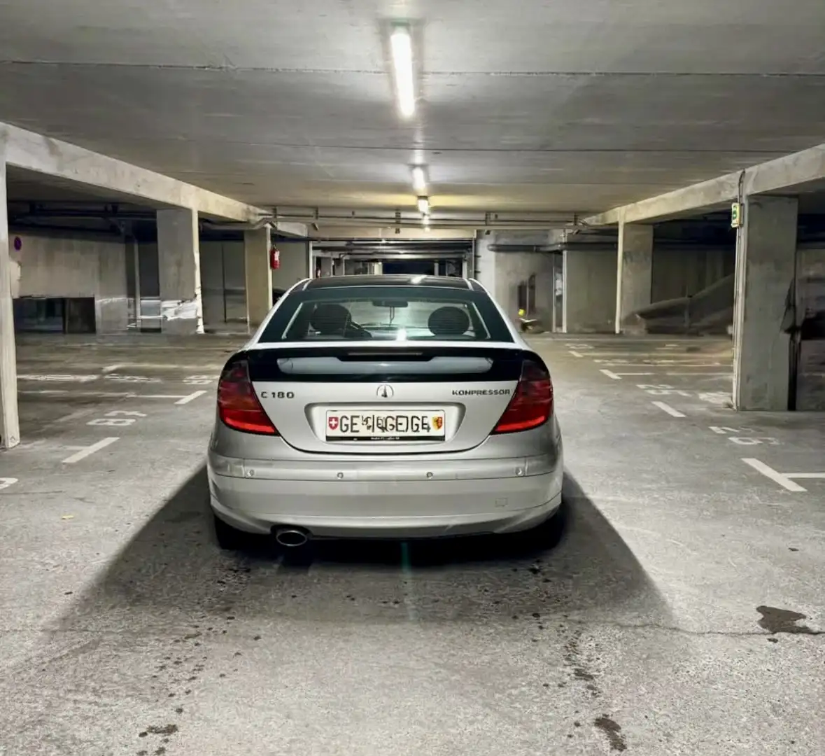 Mercedes-Benz 180 Argent - 1