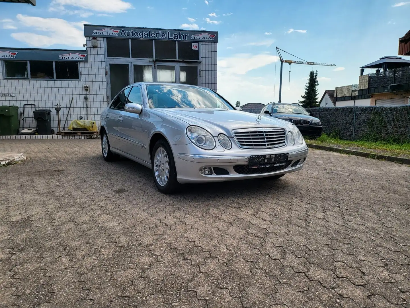 Mercedes-Benz E 350 4MATIC ELEGANCE Silber - 2