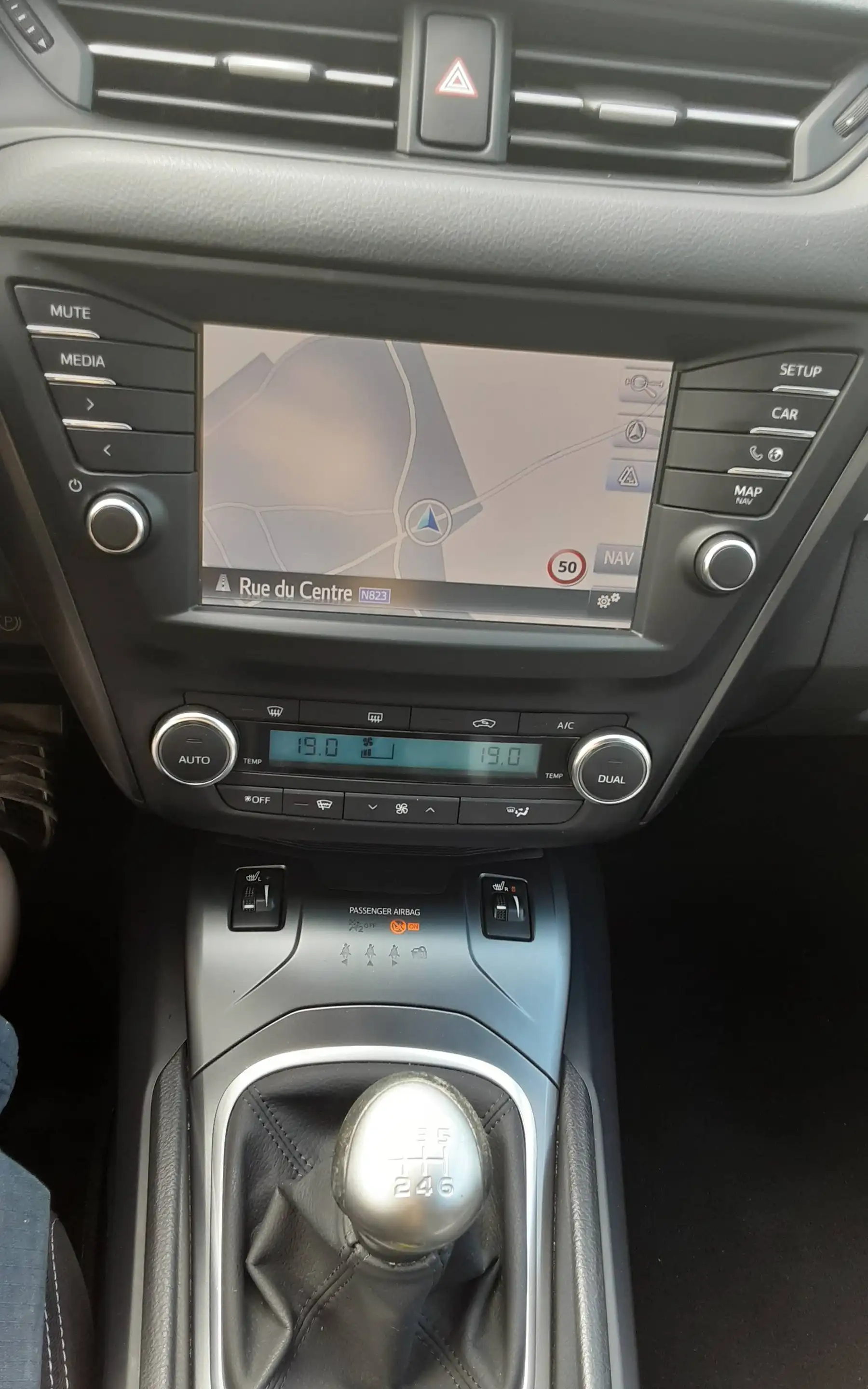 Toyota Avensis D4D — photo 12