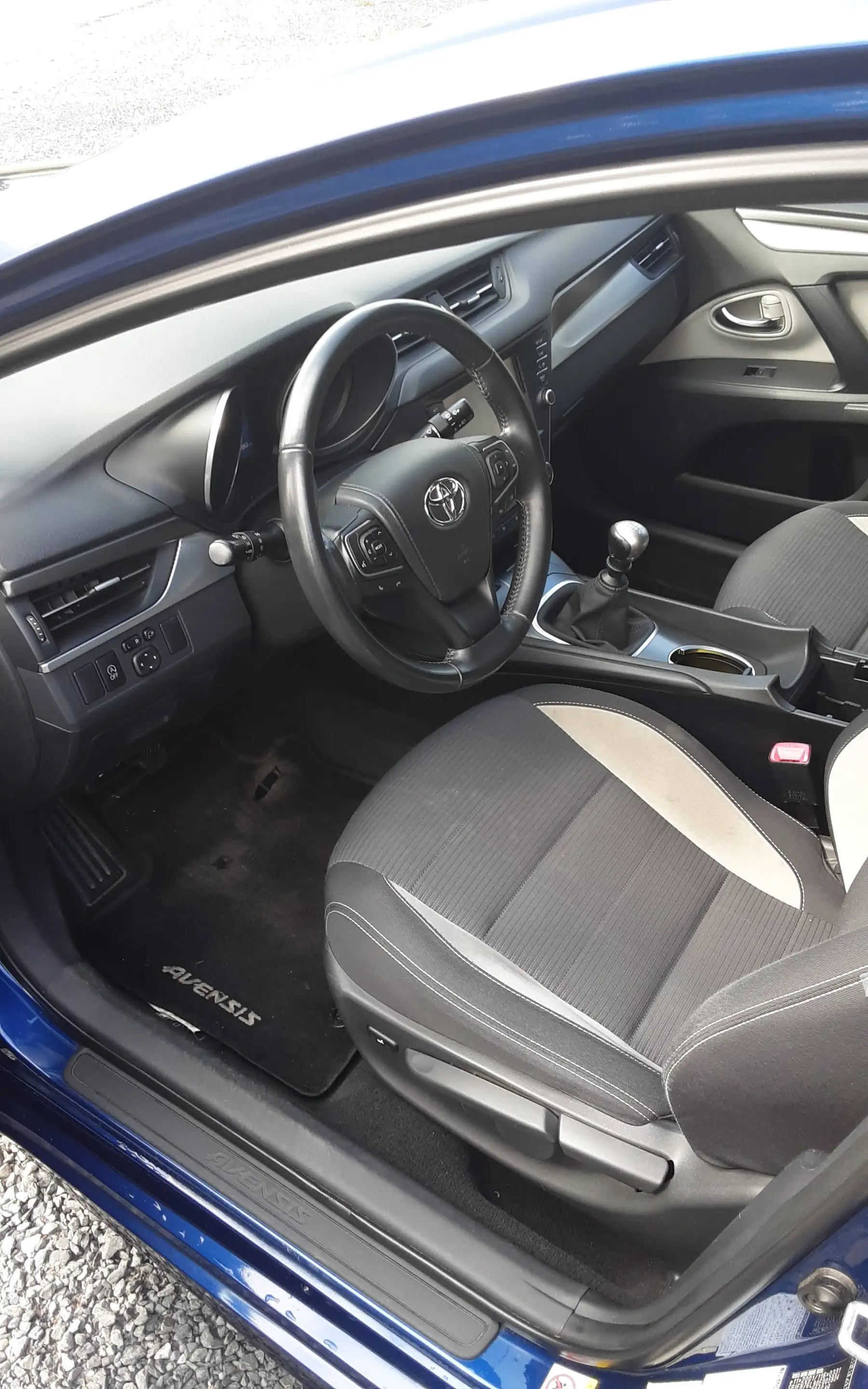 Toyota Avensis D4D — photo 15