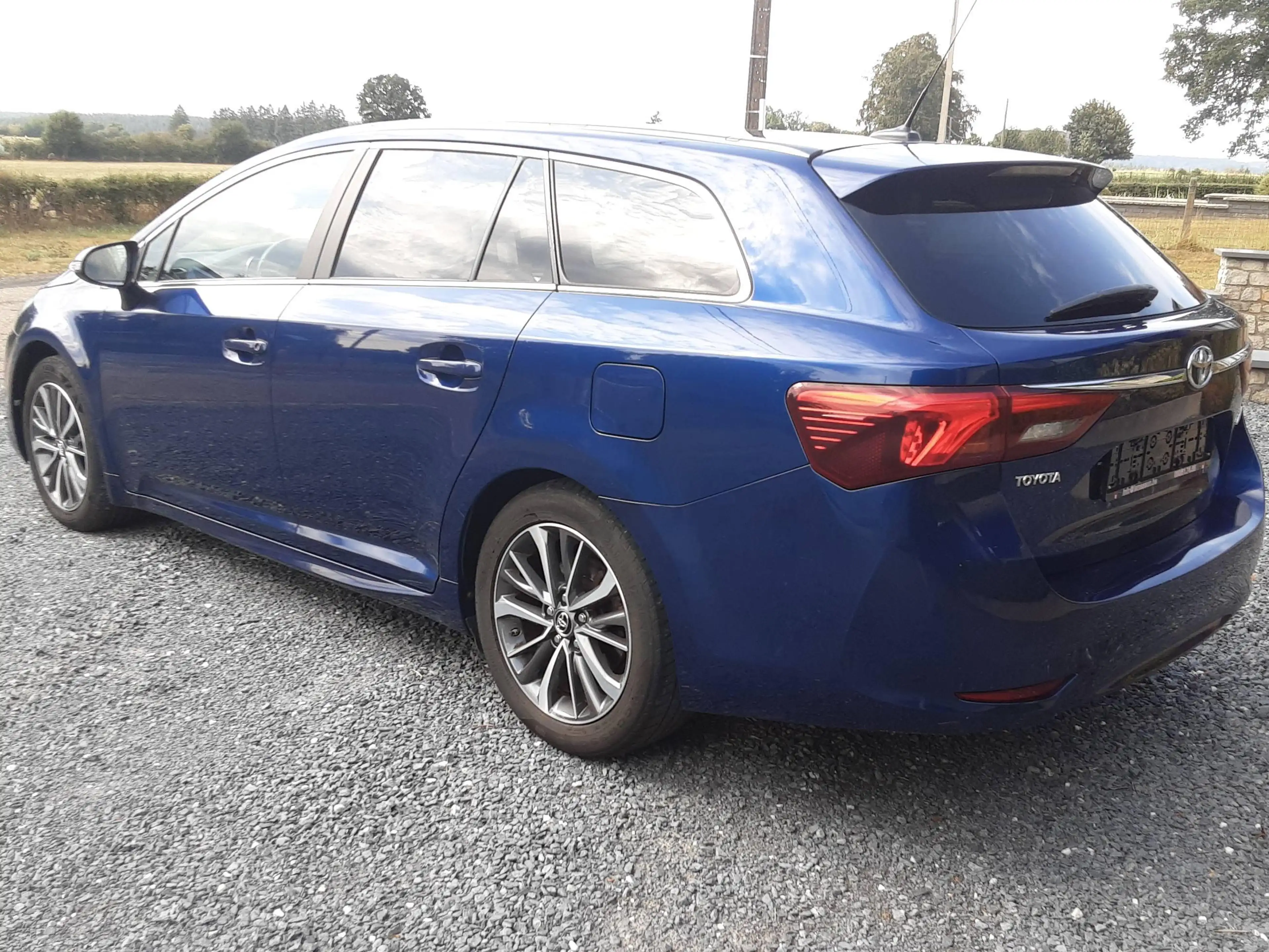 Toyota Avensis D4D — photo 8