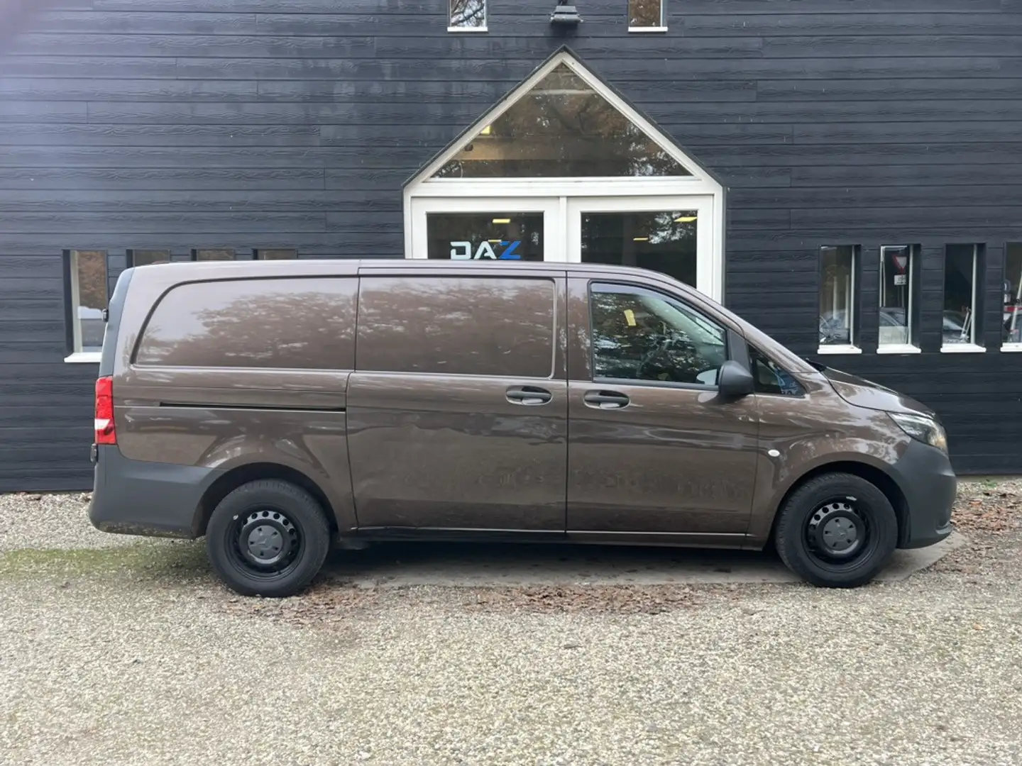 Mercedes-Benz Vito 116 CDI Lang Aut/Ecc/Leer/Navi/Trekhaak Marrón - 2