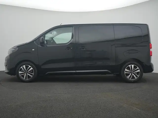 Peugeot Traveller view 5