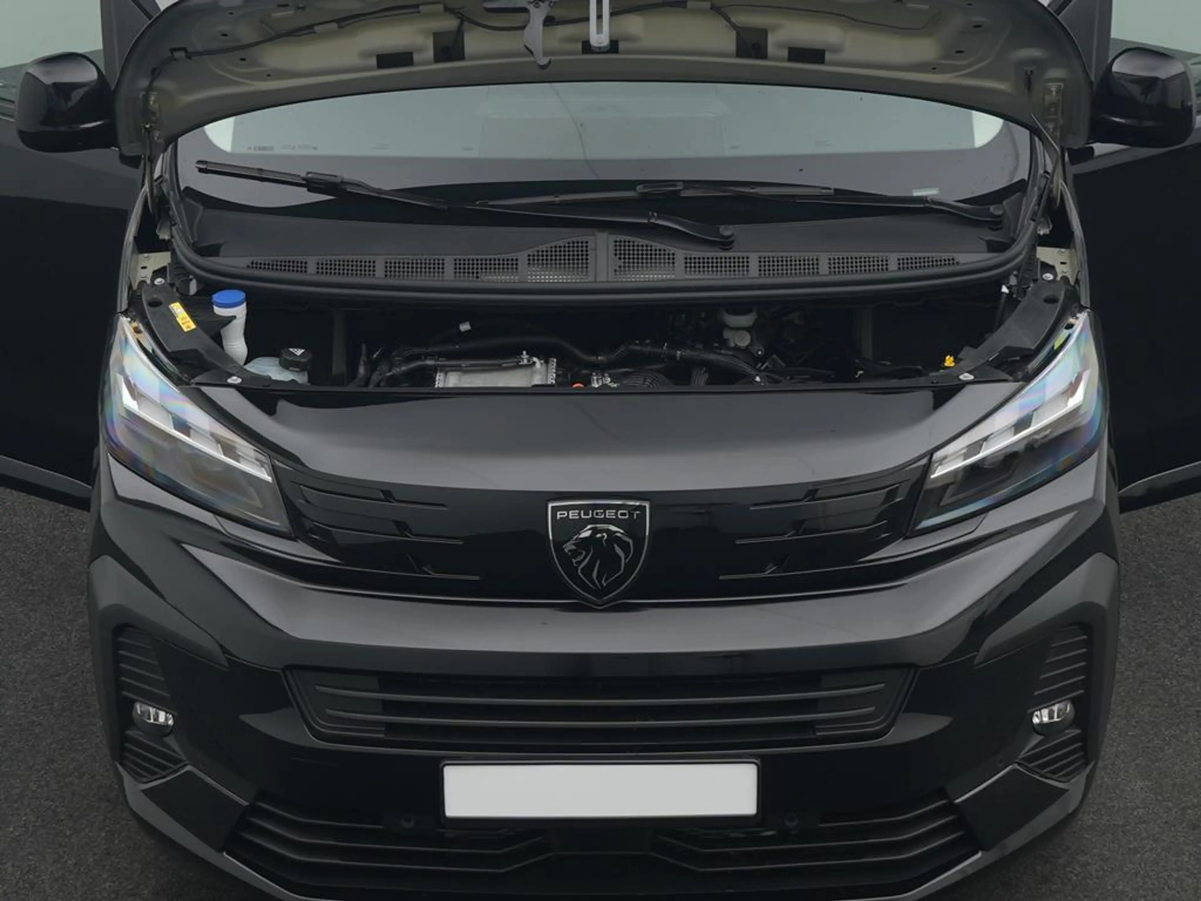 Peugeot Traveller Active L2 BlueHDi 180 EAT8 — photo 8
