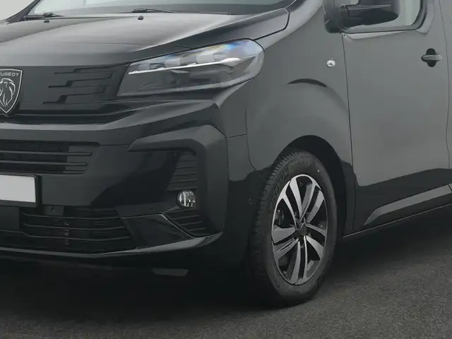 Peugeot Traveller view 11