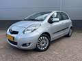 Toyota Yaris 1.3 VVTi Aspiration Silber - thumbnail 1
