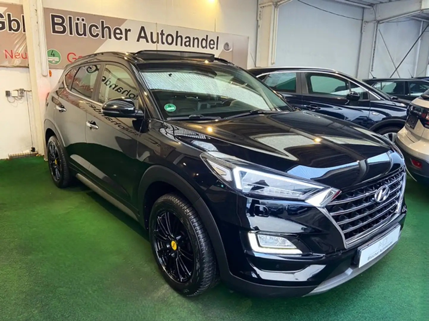Hyundai TUCSON Tucson Premium 4WD Sonderedition Panoramadach Zwart - 2