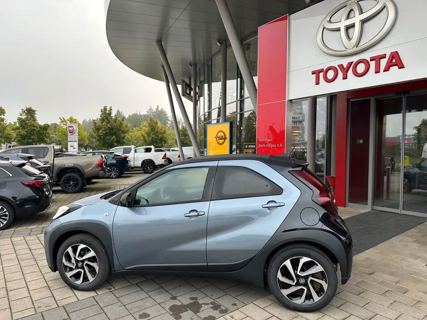 Toyota Aygo X Air Teamplayer, LED,KAMERA,KLIMAAUTOMATIK Šedá - 2