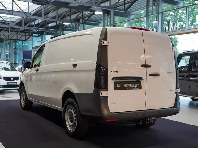 Mercedes-Benz Vito view 5