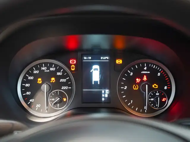 Mercedes-Benz Vito view 13