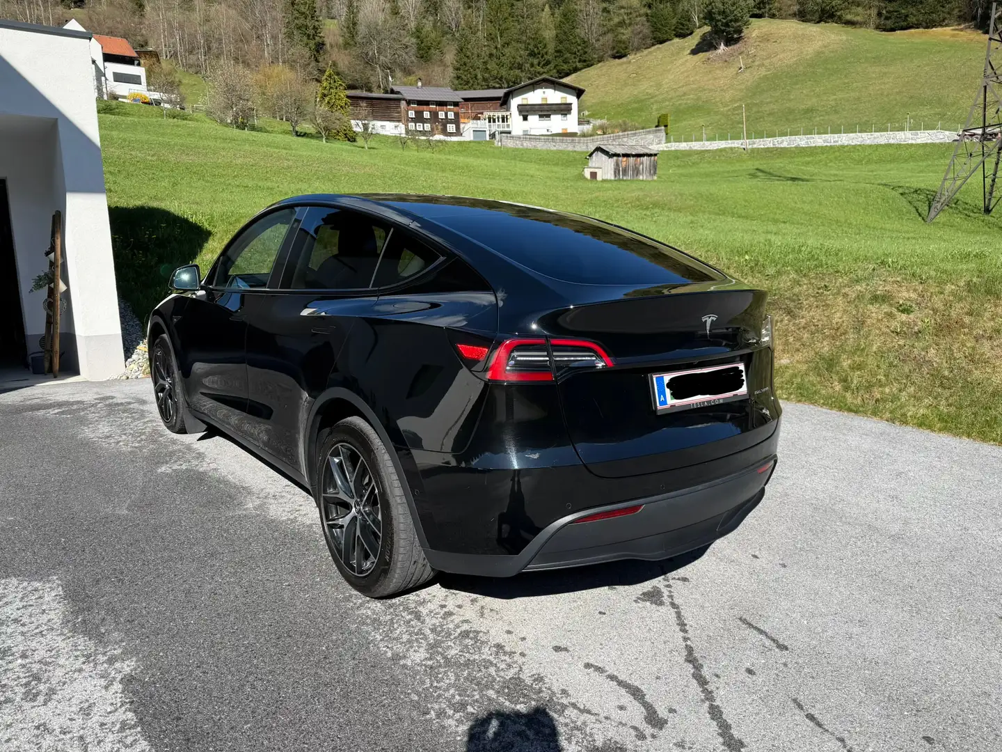 Tesla Model Y Tesla Model Y LR AWD | Fahrwerk NEU | Akku-Test 95% (16.04.) Schwarz - 2