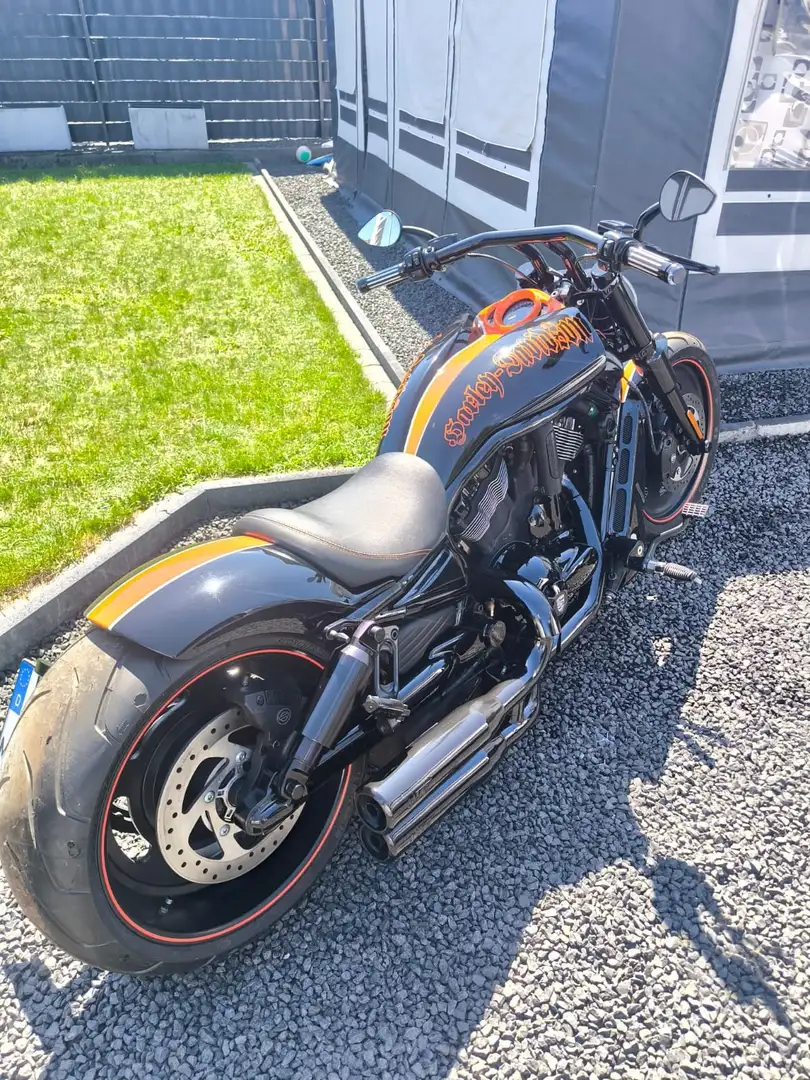 Harley-Davidson VRSC Night Rod SPECIAL KOMPLETTUMBAU UNIKAT Černá - 1
