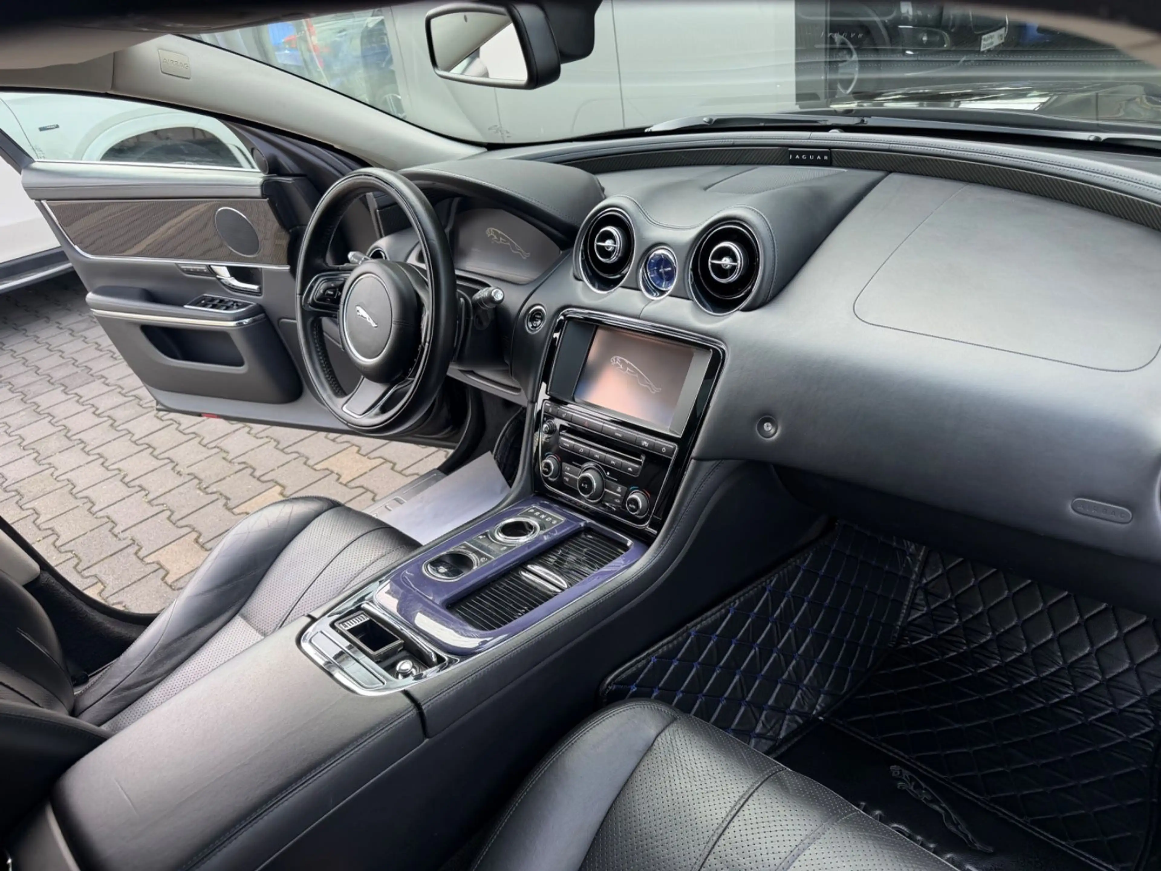 Jaguar XJ 5.0 V8 Premium Luxury Lang-Mega Voll! — photo 11