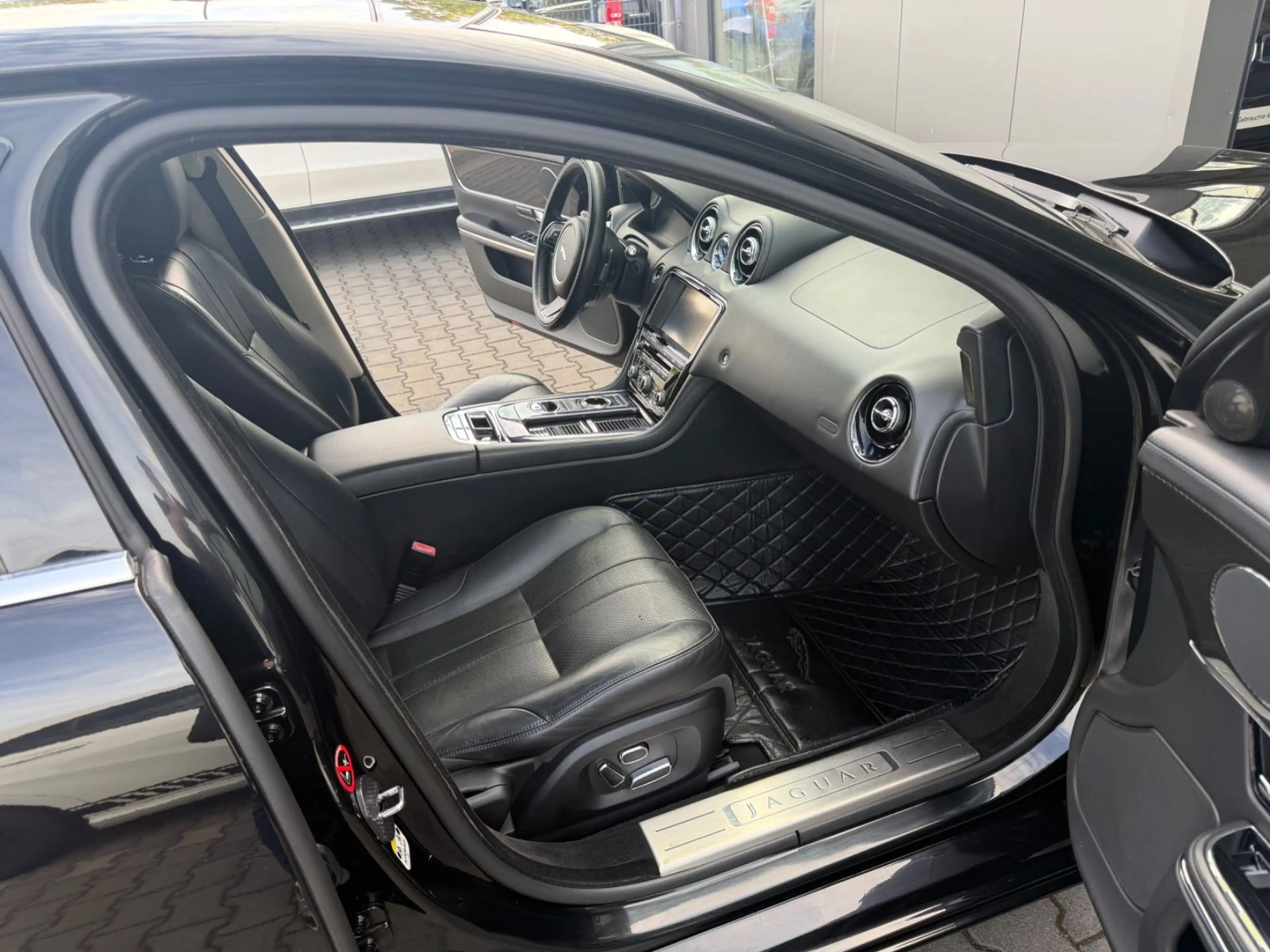 Jaguar XJ 5.0 V8 Premium Luxury Lang-Mega Voll! — photo 13
