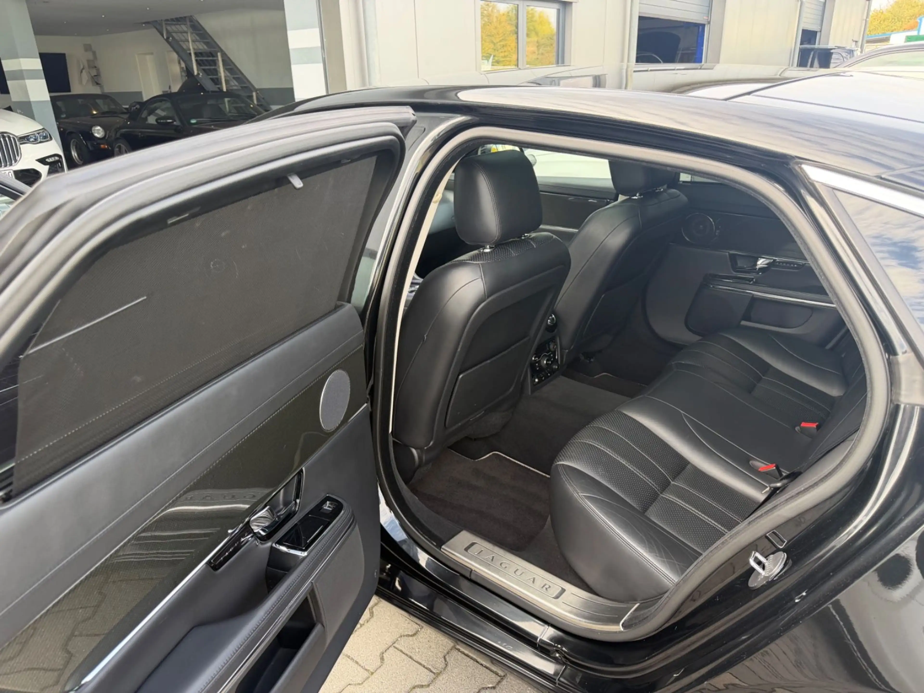 Jaguar XJ 5.0 V8 Premium Luxury Lang-Mega Voll! — photo 14