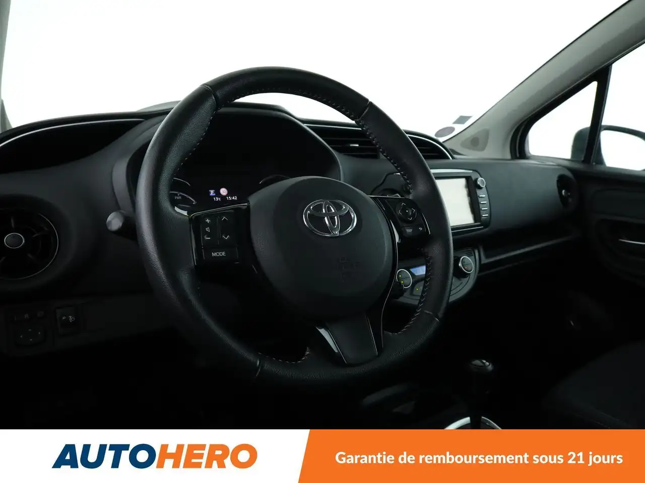 Toyota Yaris Yaris — photo 11