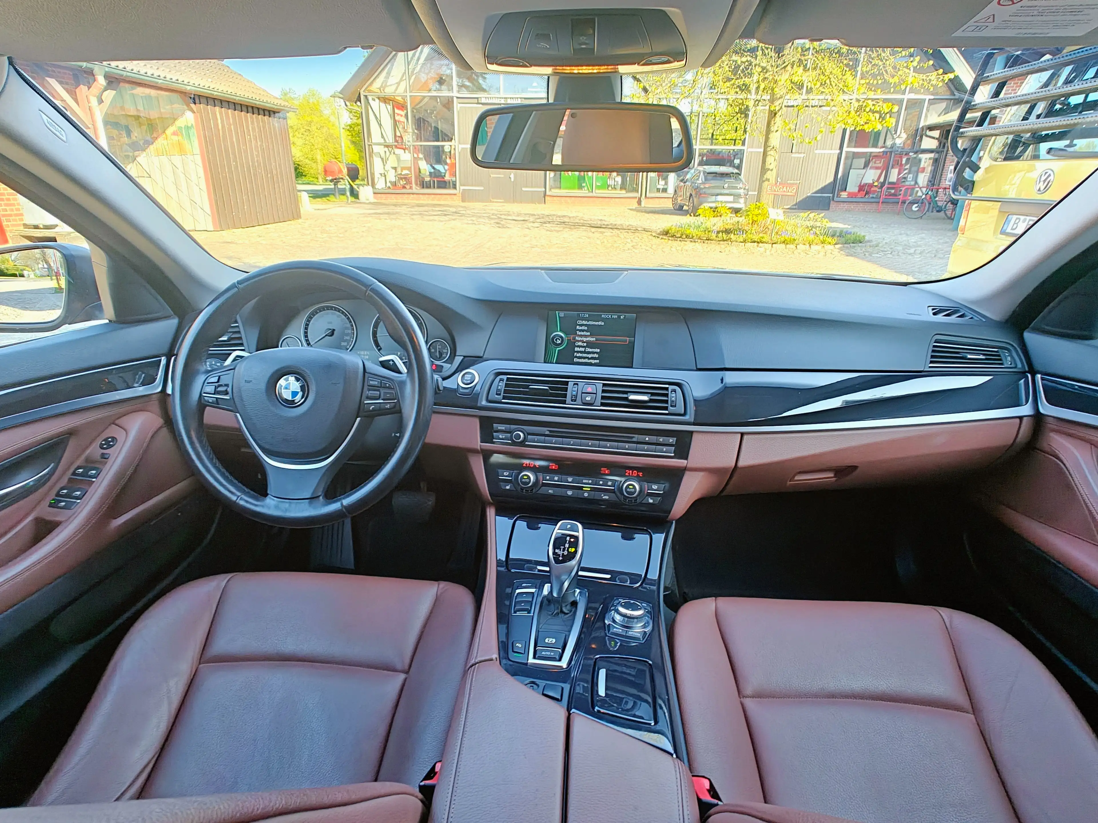 BMW 525 525d Automatik/ Panorama Dach -AHK — photo 12