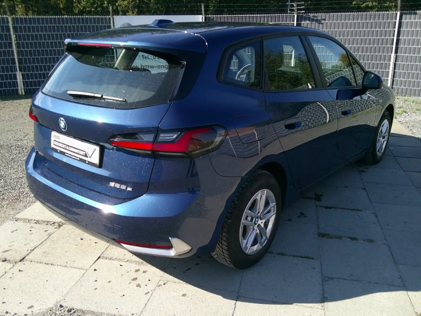 BMW 225 Active Tourer e xDrive Navi Sportsitz Sitzheizung Blau - 1