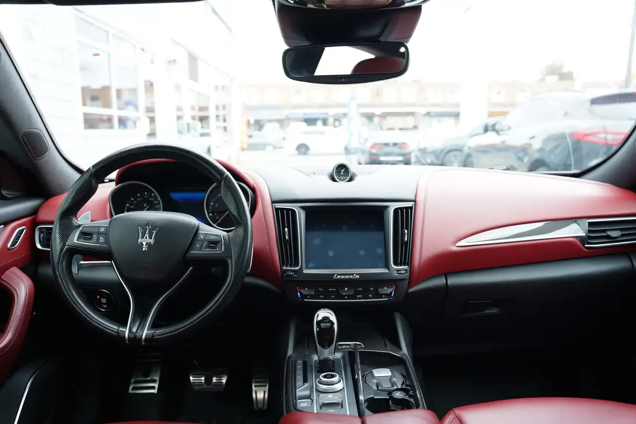 Maserati Levante снимка Maserati Levante