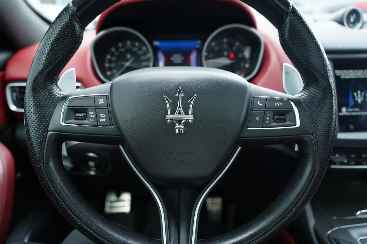 Maserati Levante снимка Maserati Levante