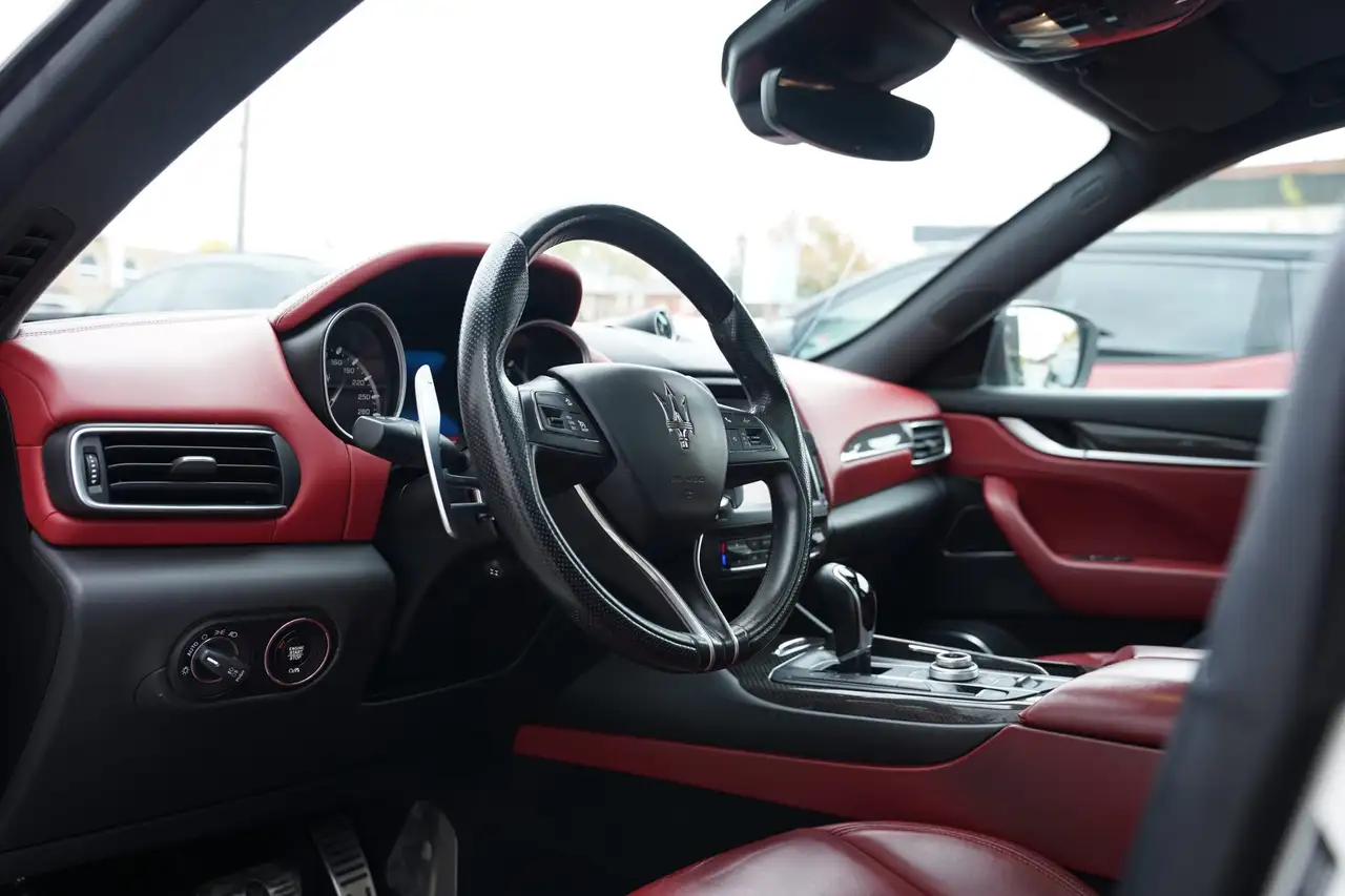 Maserati Levante снимка Maserati Levante