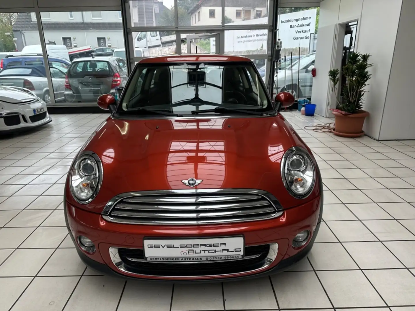 MINI Cooper Mini 1.6 2.Hand Klimaautom SHZ Keyless Entry Keyle Oranžová - 2