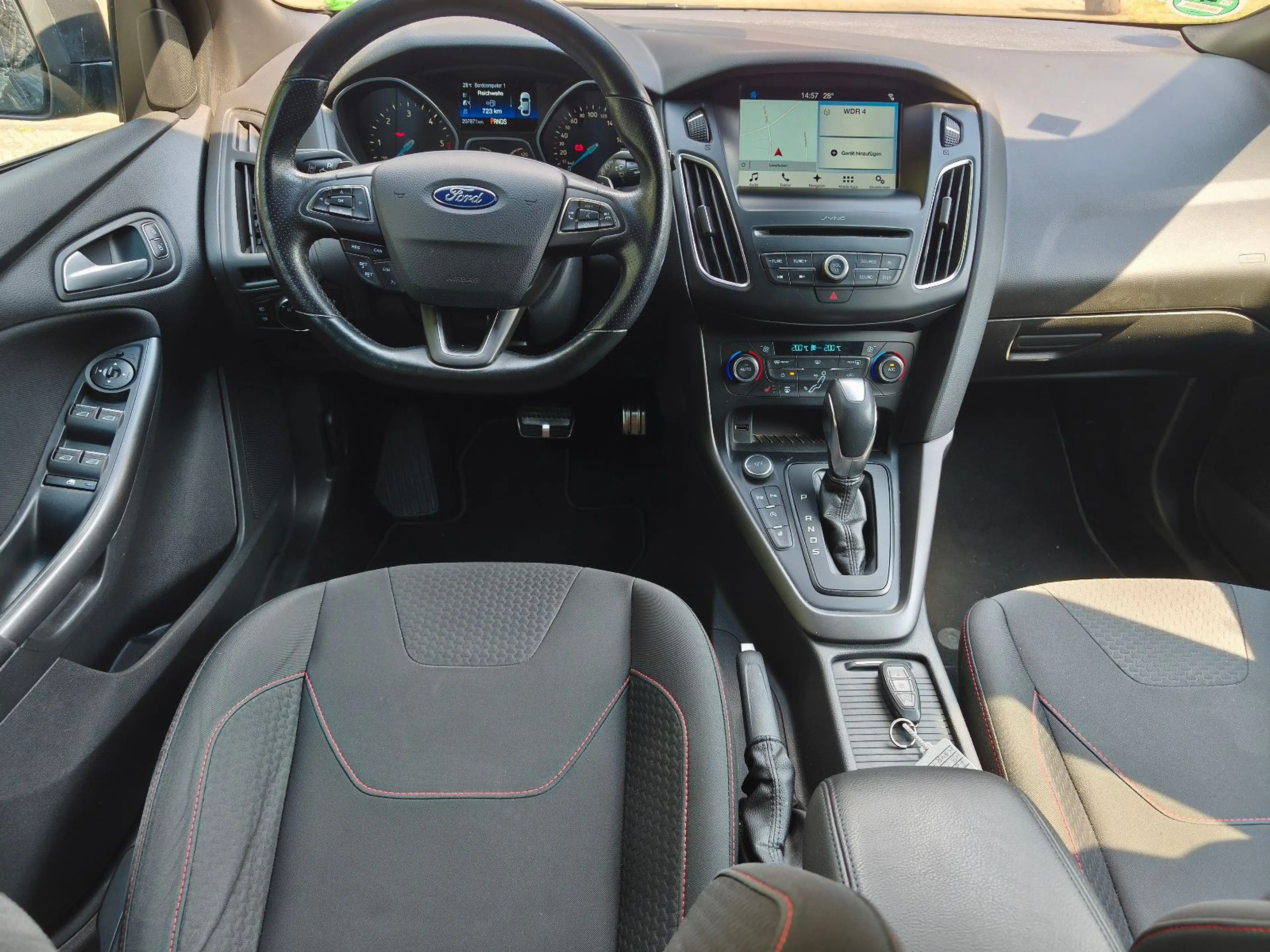Ford Focus Turnier ST-Line/Aut./Scheckheft/1.Hand — photo 4