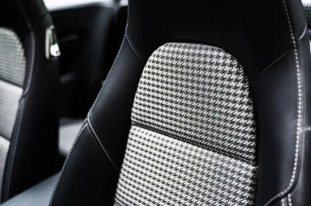 Porsche 911 view 10