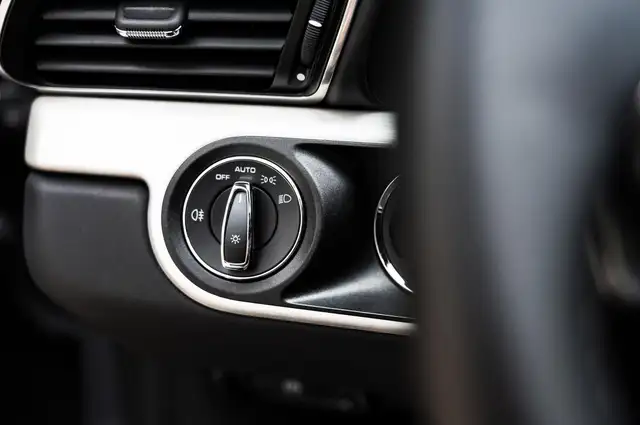 Porsche 911 view 13