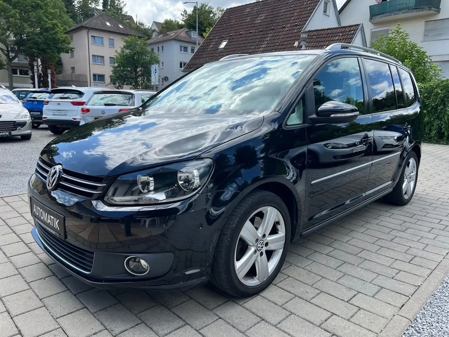 Volkswagen Touran Highline AUTOMATIK SHZ AHK PDC HU/06.2027 Noir - 1