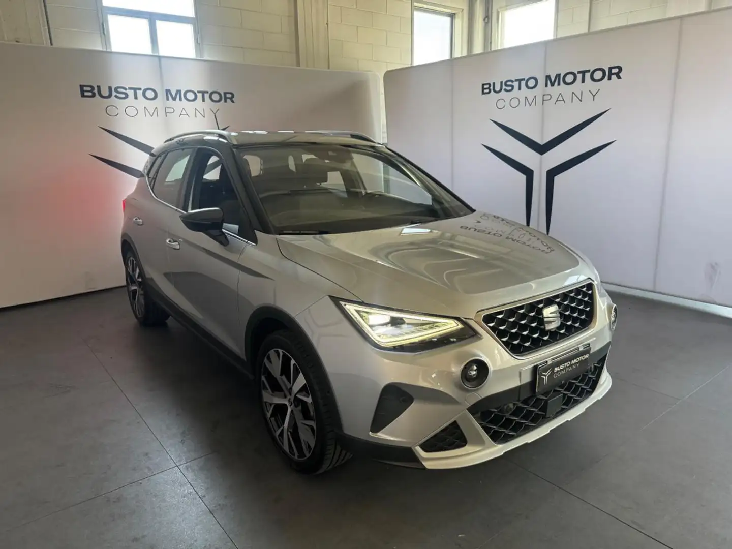 SEAT Arona 1.0 EcoTSI XPERIENCE SEAT USATO CERTIFICATO Argento - 1