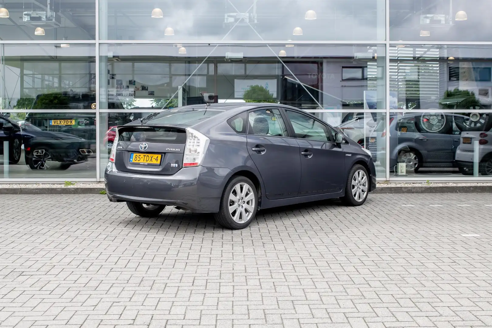 Toyota Prius 1.8 Full Hybrid 136PK Aut Grey - 2