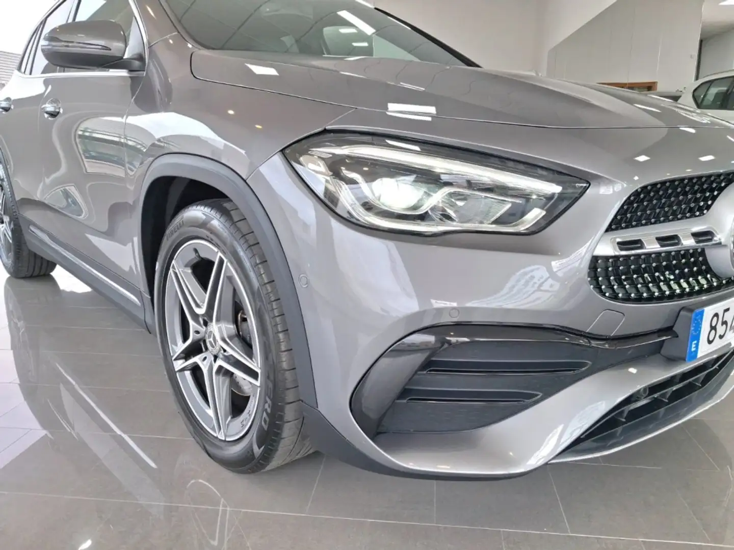 Mercedes-Benz GLA 200 200d 8G-DCT Plateado - 2