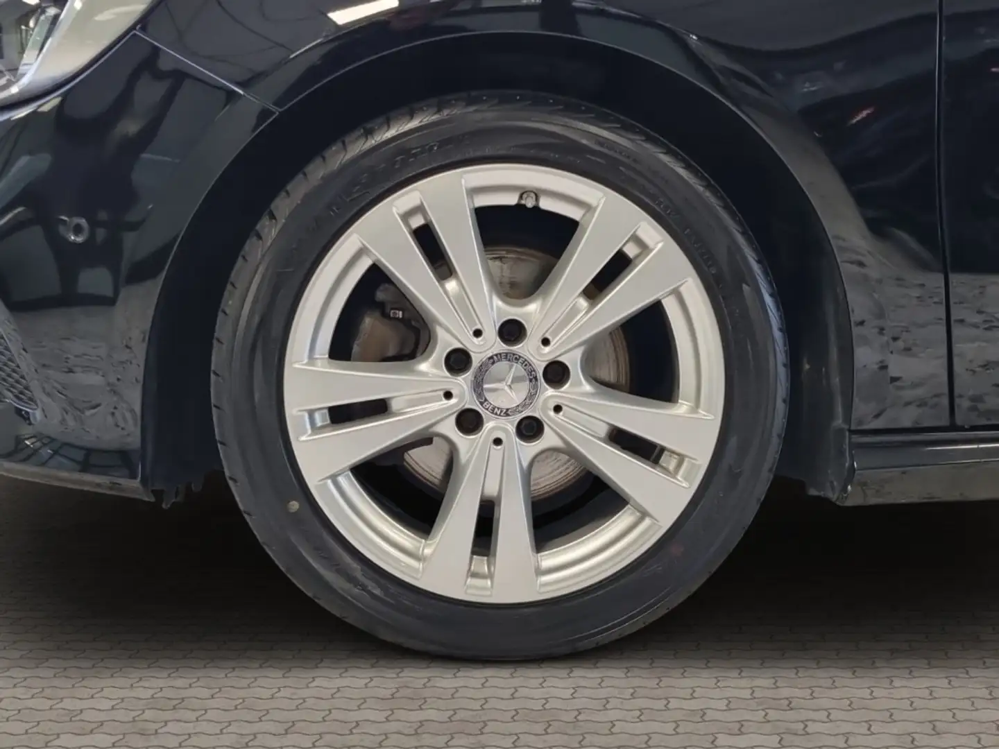 Mercedes-Benz A 180 BlueEfficiency Urban Score LED Scheinwerfer Noir - 2