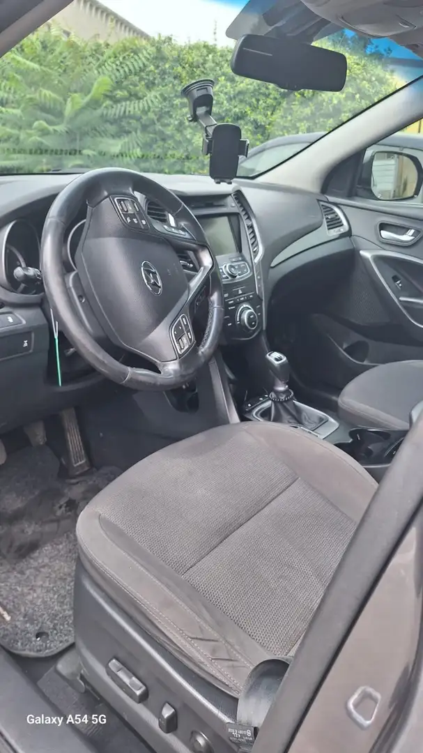 Hyundai Grand Santa Fe - 1