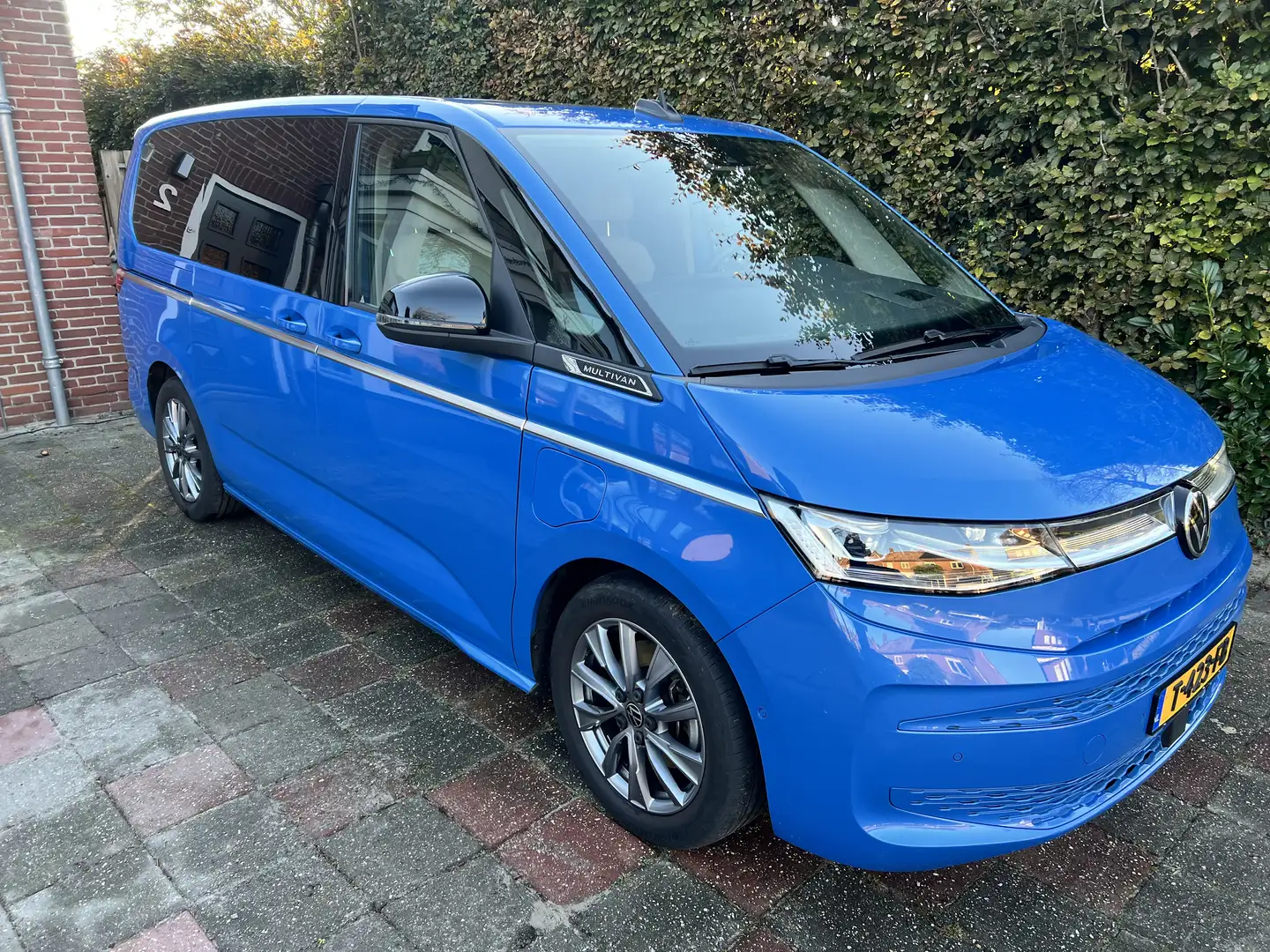 Volkswagen T5 Multivan 1.4 eHyb. L2H1 Style Синій - 1