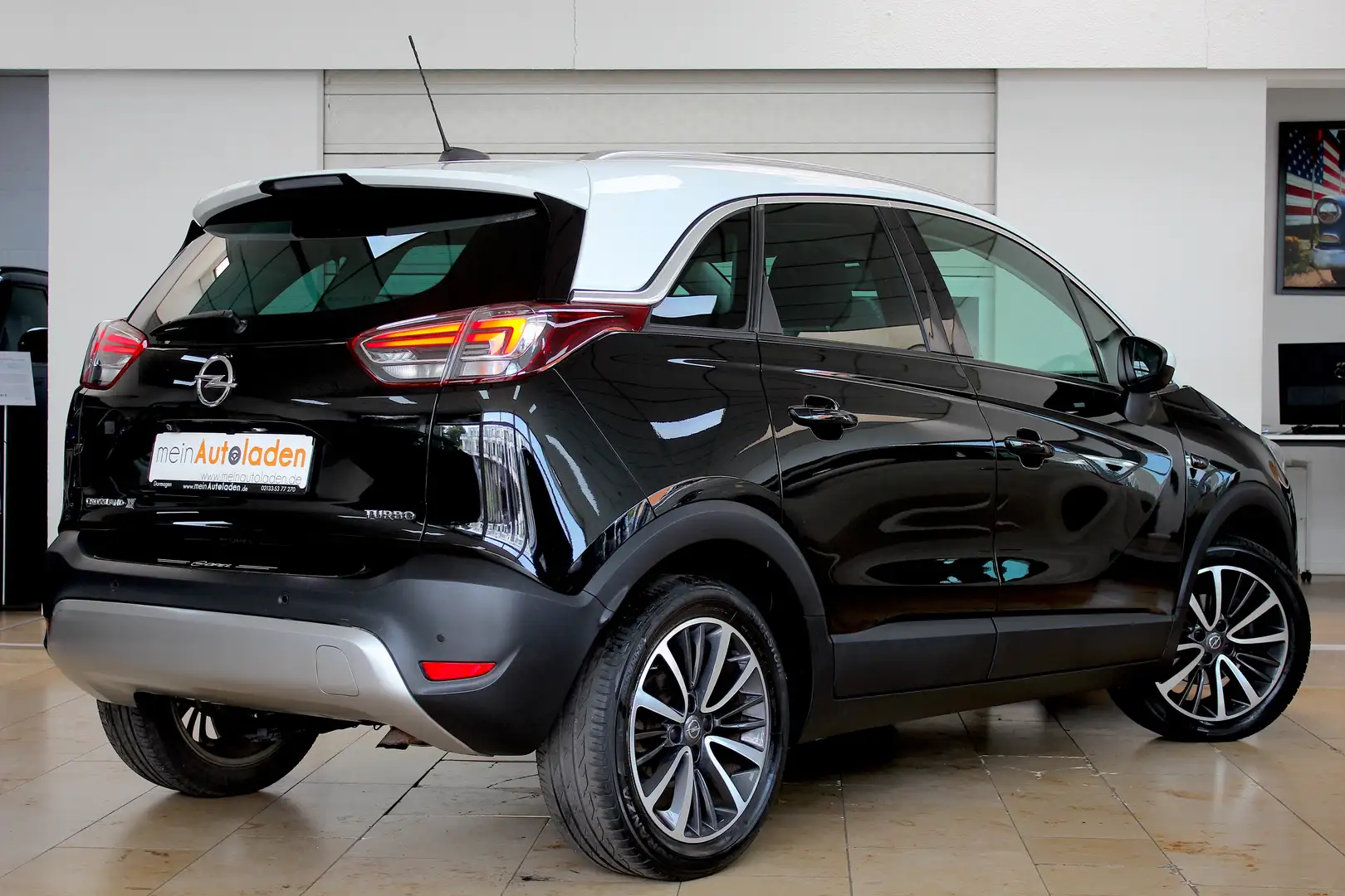 Opel Crossland X Ultimate 1.2 Aut. *NAVI*PANO*LEDER*LED*180°CAM* Schwarz - 2