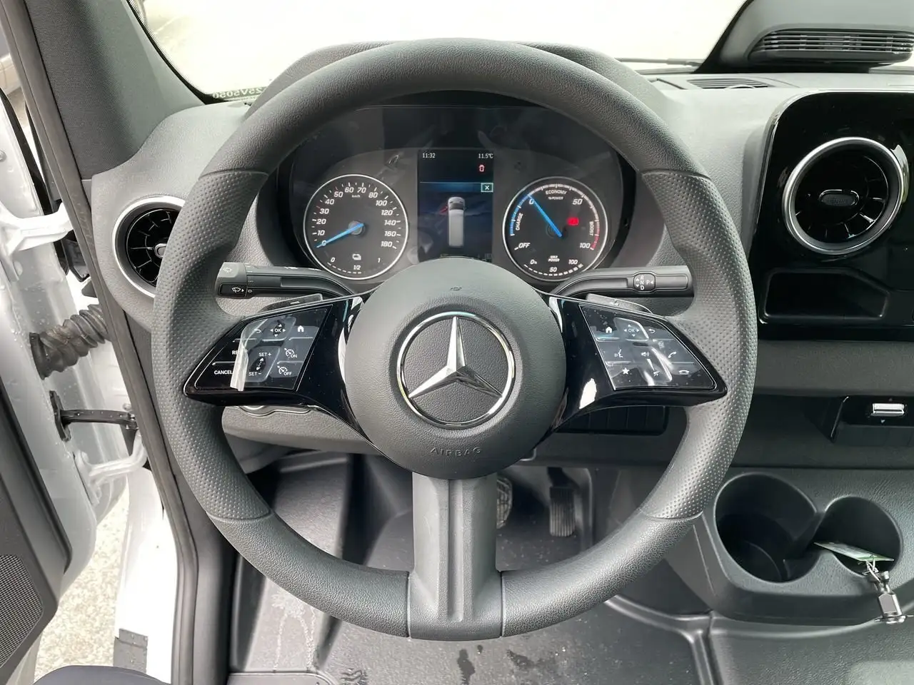Mercedes-Benz eSprinter снимка Mercedes-Benz eSprinter