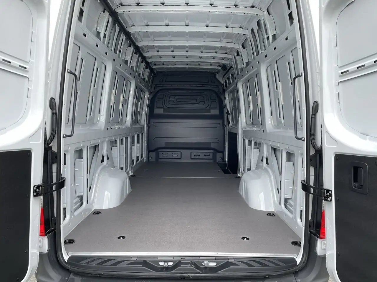 Mercedes-Benz eSprinter снимка Mercedes-Benz eSprinter