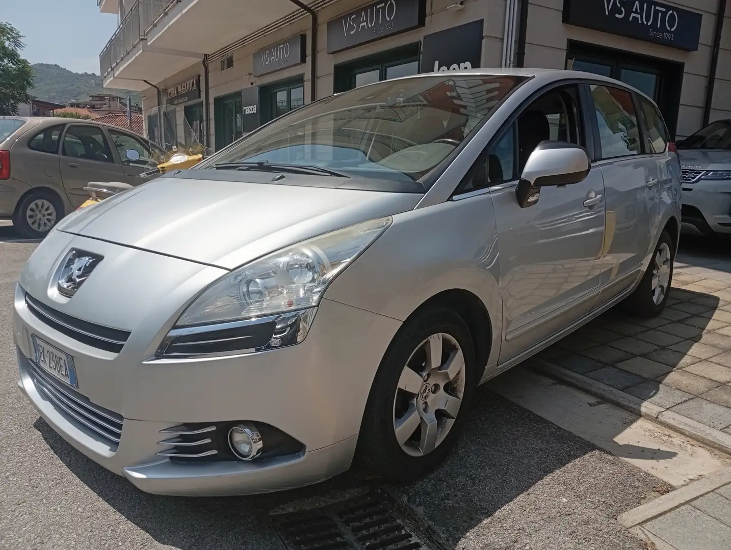 Peugeot 5008 2.0 hdi 16v Business Plateado - 1