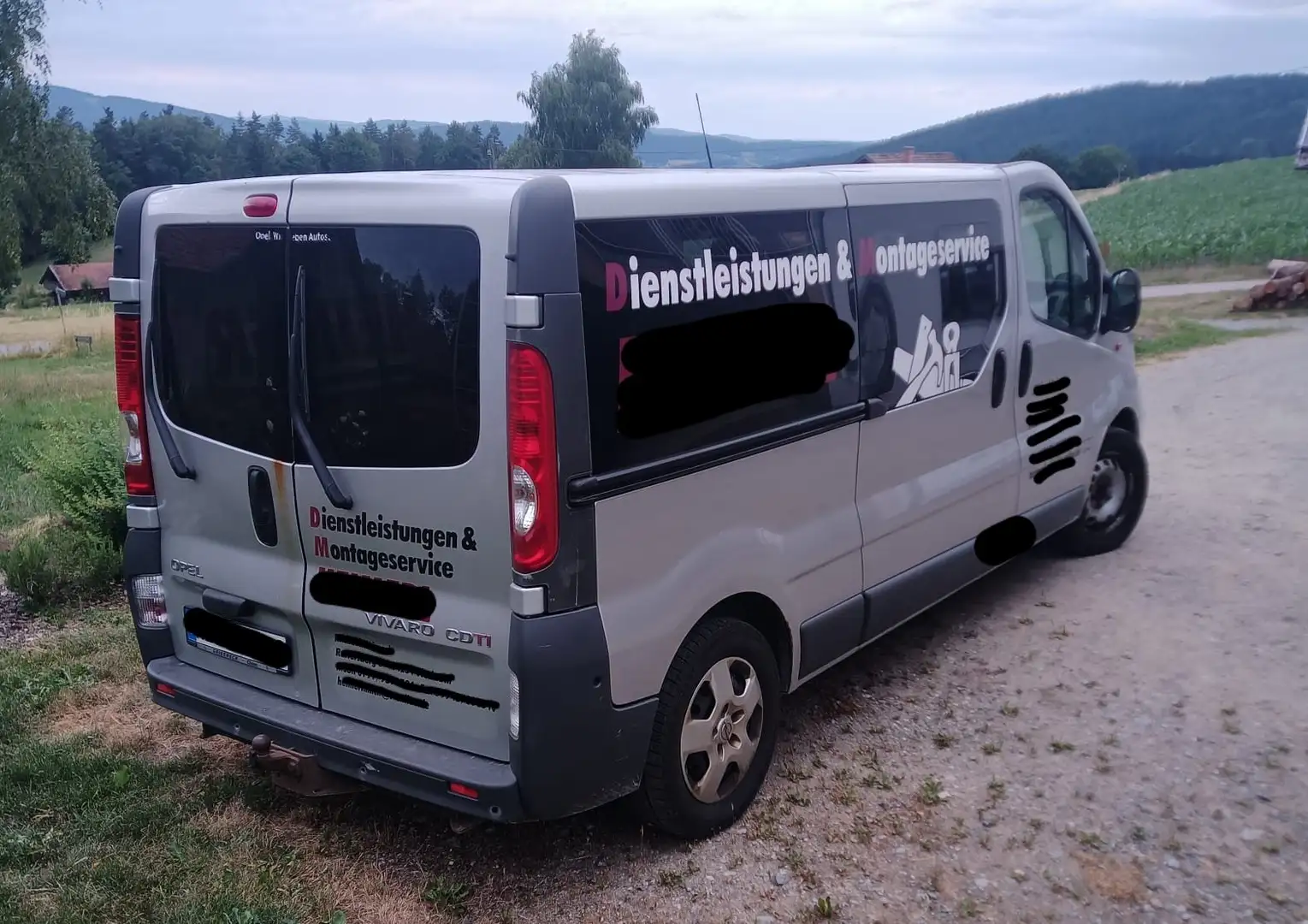 Opel Vivaro Combi 2.0 DTI Grau - 1