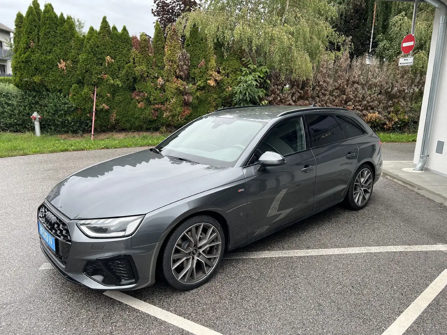 Audi A4 40 TFSI Q COMP MATRIX B&O DAYTONA Grau - 2