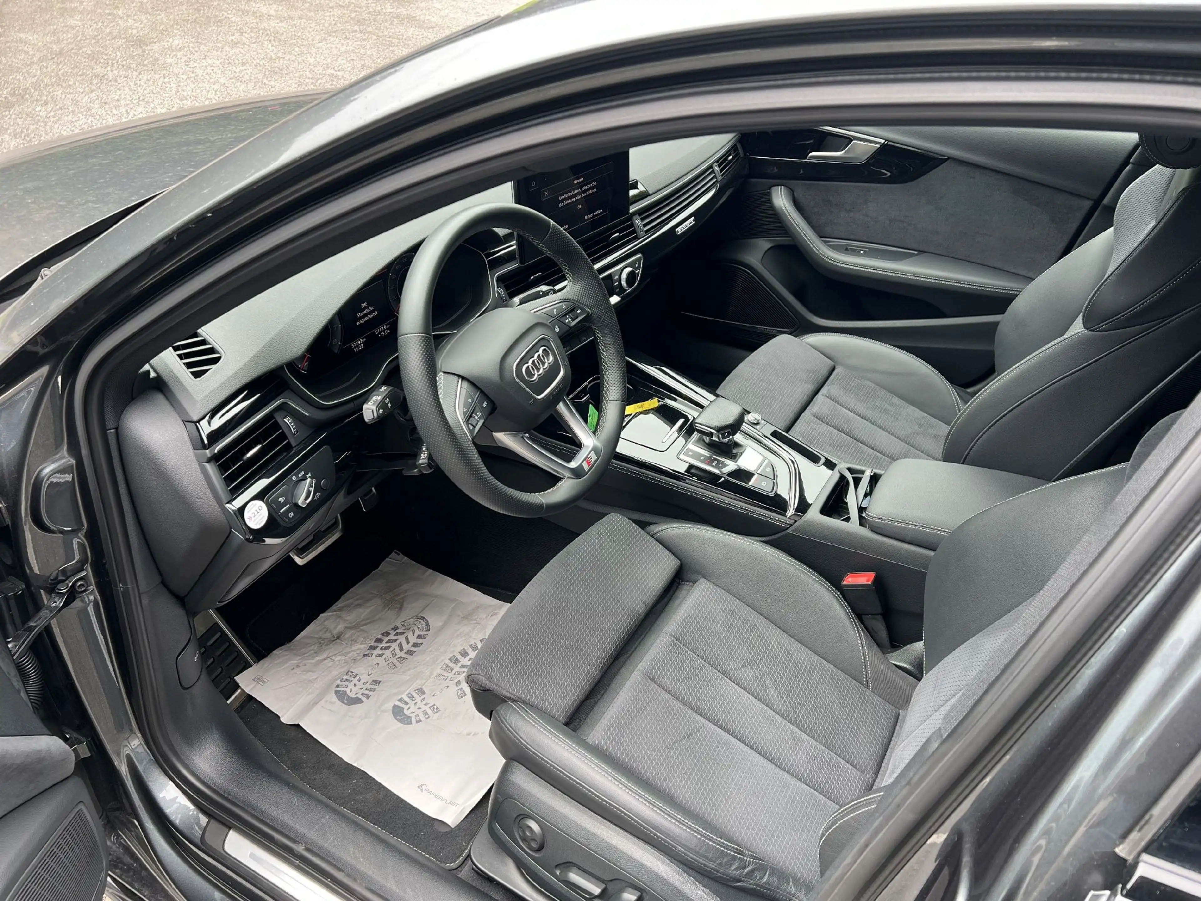 Audi A4 40 TFSI Q COMP MATRIX B&O DAYTONA — photo 4