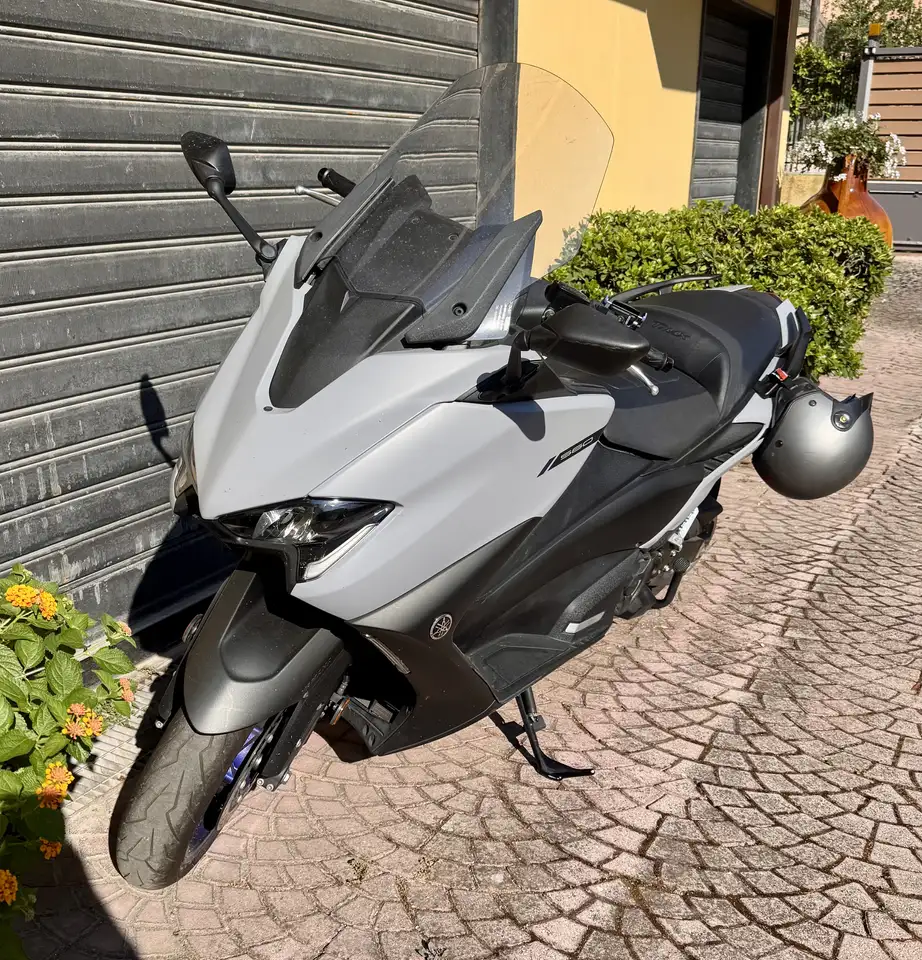 Yamaha Tmax 560