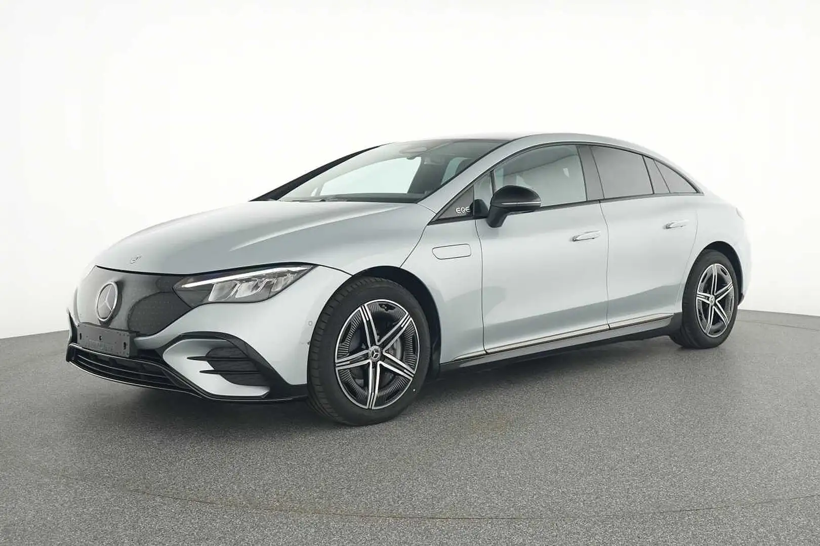 Mercedes-Benz EQE 350 4MATIC AMG-LINE Zilver - 1