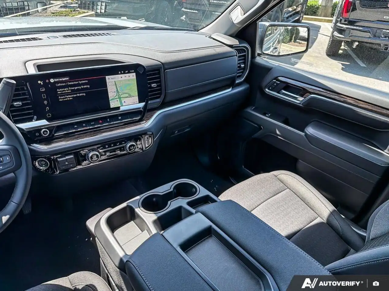 GMC Sierra 1500 снимка GMC Sierra 1500