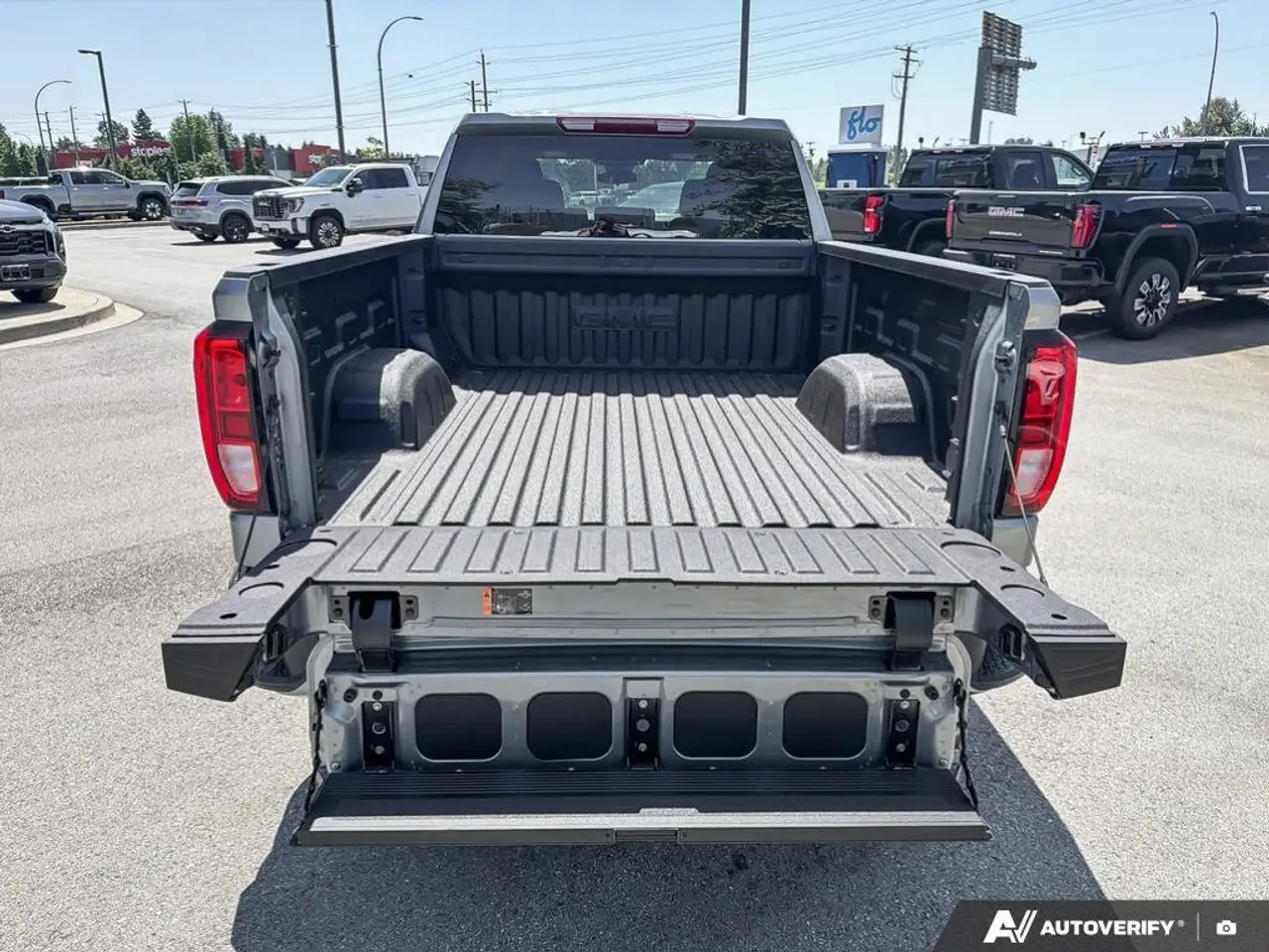 GMC Sierra 1500 снимка GMC Sierra 1500